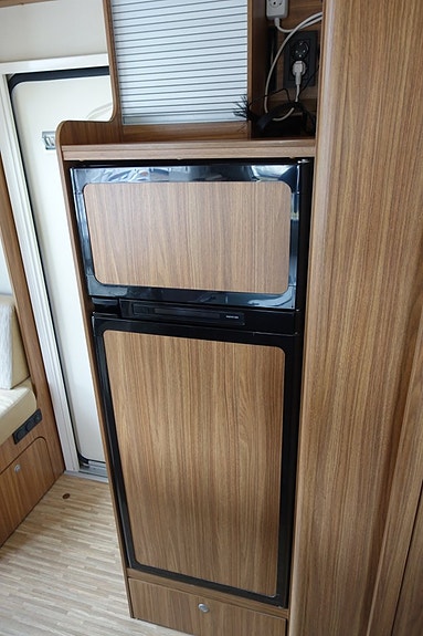Carado T 339 /Queensbed, Solcell, Turbovent 13 of 25