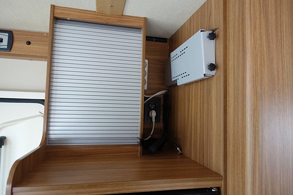 Carado T 339 /Queensbed, Solcell, Turbovent 15 of 25