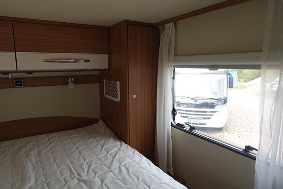 Carado T 339 /Queensbed, Solcell, Turbovent 19 of 25