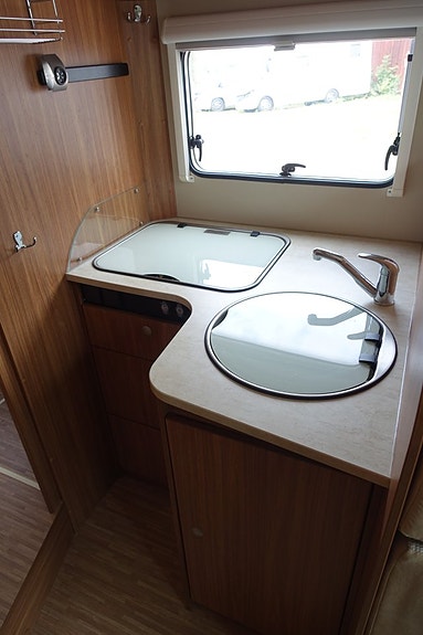 Carado T 339 /Queensbed, Solcell, Turbovent 10 of 25
