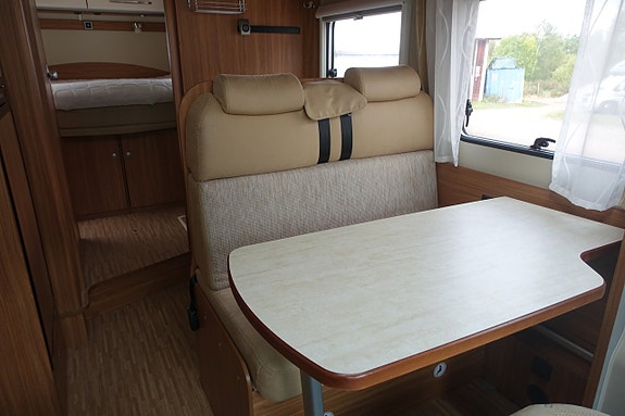 Carado T 339 /Queensbed, Solcell, Turbovent 9 of 25
