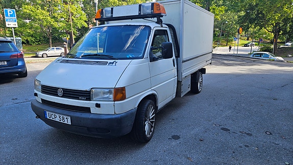 Volkswagen Transporter 2 of 4