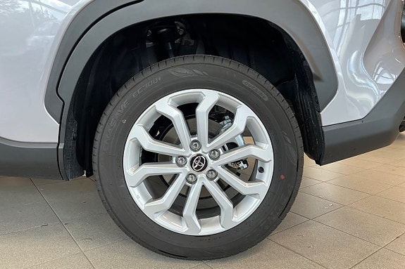 Toyota Corolla Cross 17 of 26