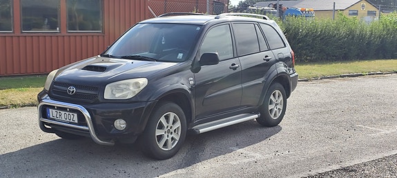 Toyota RAV4 2 of 7