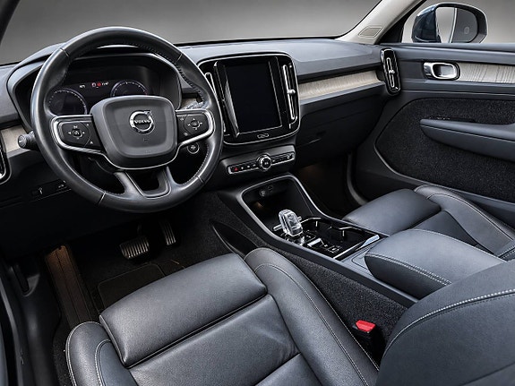 Volvo XC40 9 of 17