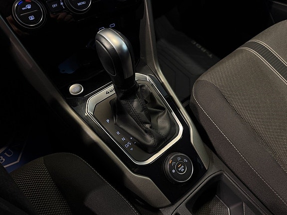 Volkswagen T-Roc 15 of 25