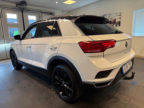Volkswagen T-Roc 3 of 25