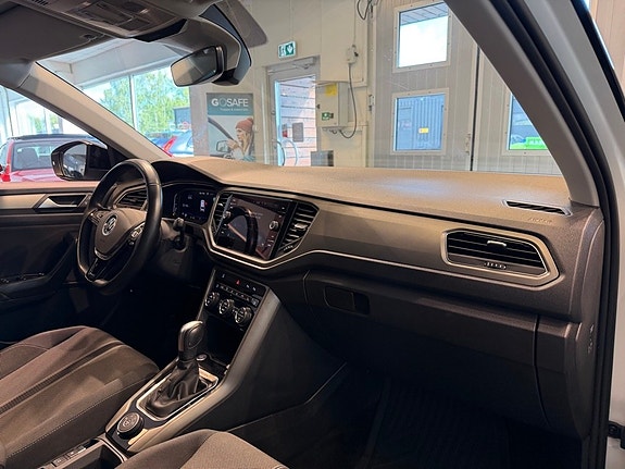 Volkswagen T-Roc 9 of 25