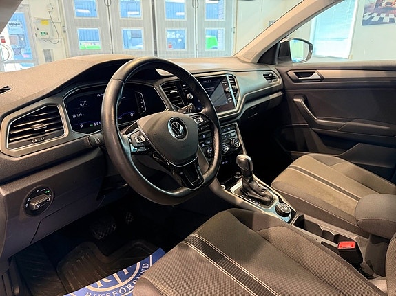 Volkswagen T-Roc 7 of 25