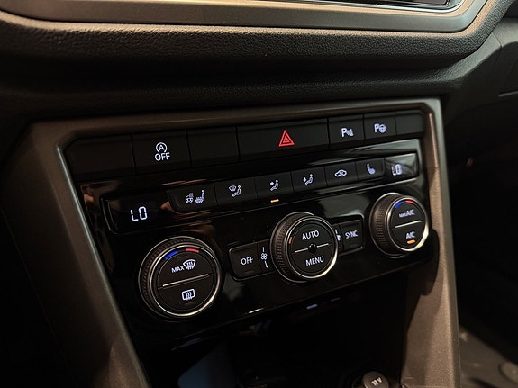 Volkswagen T-Roc 14 of 25