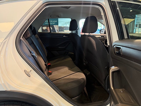 Volkswagen T-Roc 19 of 25