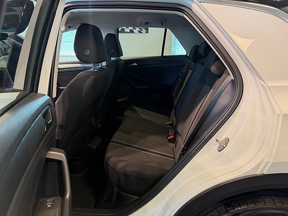 Volkswagen T-Roc 20 of 25