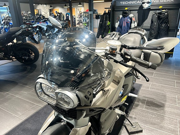 BMW K1300R Slipon/Sidoväskor/Kolfiber BellyPan/4168 mil 5 of 17