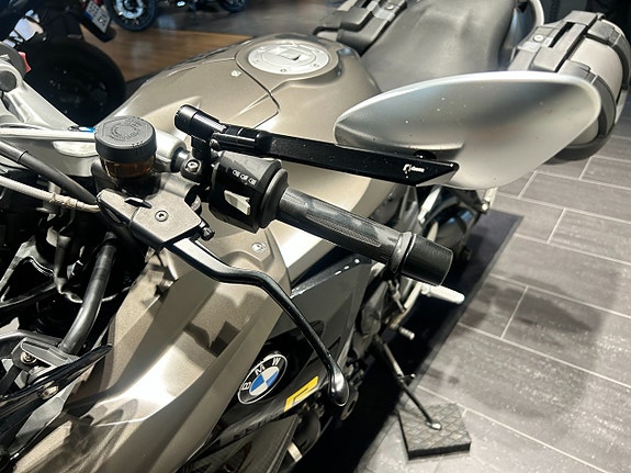BMW K1300R Slipon/Sidoväskor/Kolfiber BellyPan/4168 mil 9 of 17