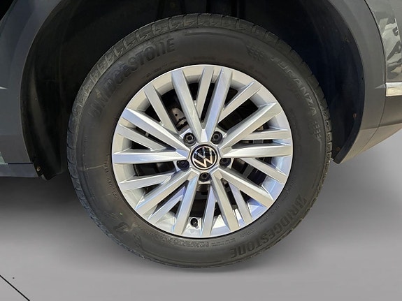 Volkswagen T-Roc 13 of 14