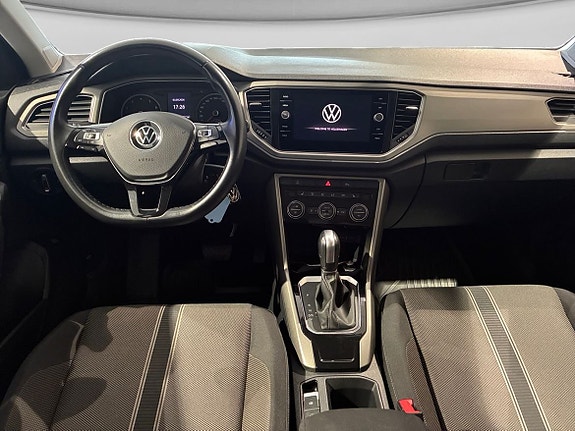 Volkswagen T-Roc 7 of 14