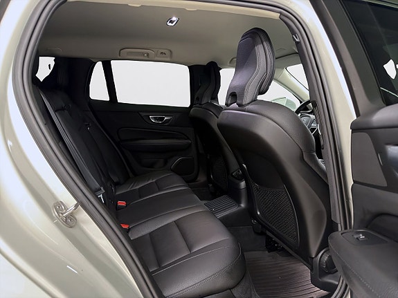 Volvo V60 11 of 20