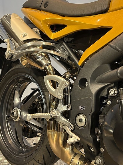 Triumph SPEED Triple 1050 11 of 16