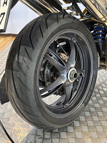 Triumph SPEED Triple 1050 12 of 16