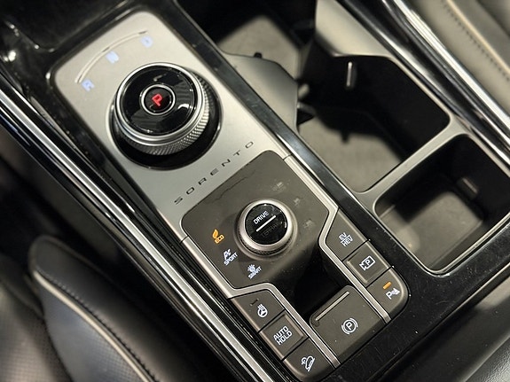 Kia Sorento 17 of 29