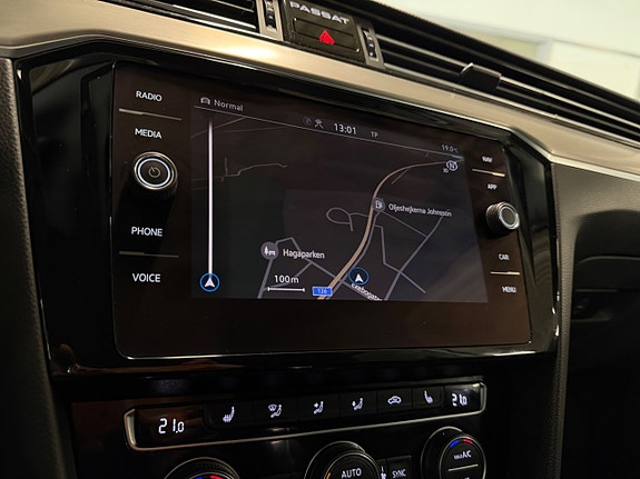 Volkswagen Passat Alltrack 18 of 22
