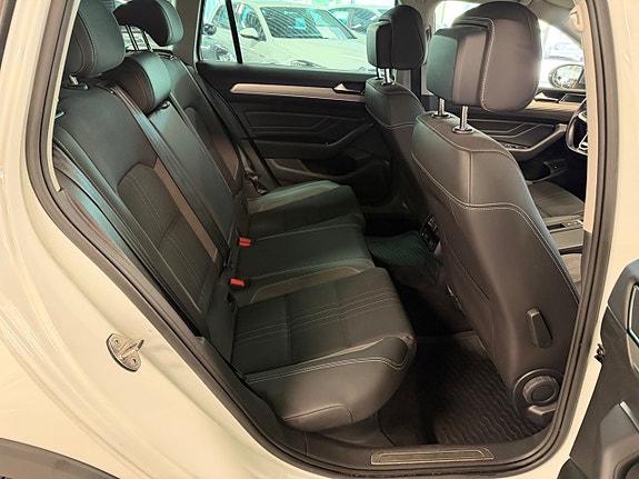 Volkswagen Passat Alltrack 6 of 22