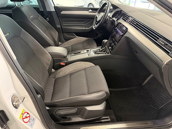 Volkswagen Passat Alltrack 8 of 22