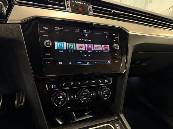 Volkswagen Passat Alltrack 13 of 22