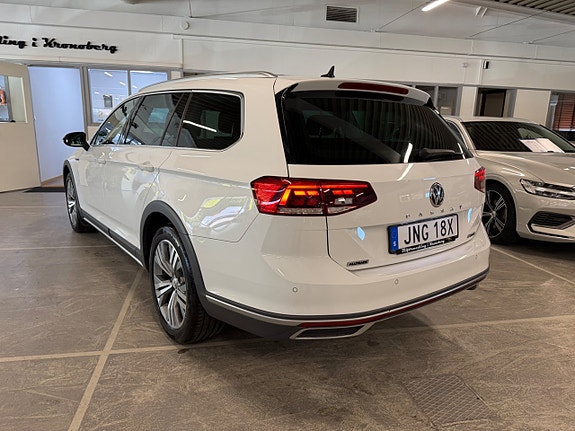 Volkswagen Passat Alltrack 4 of 22