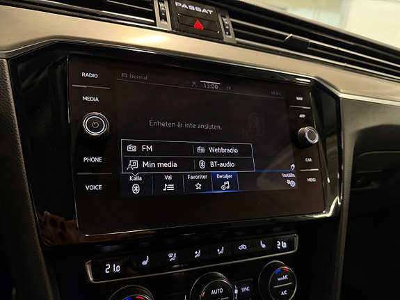 Volkswagen Passat Alltrack 16 of 22