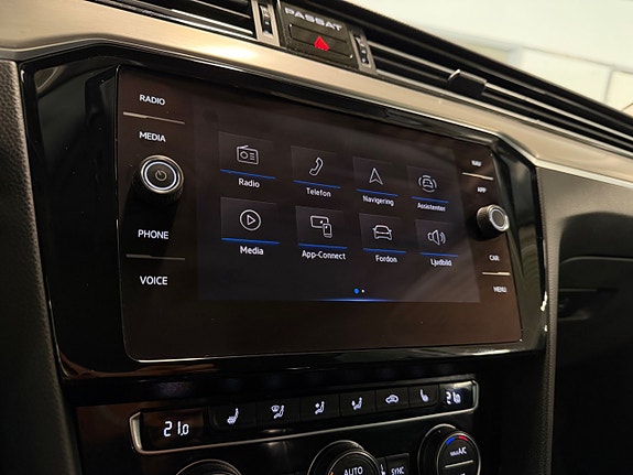 Volkswagen Passat Alltrack 19 of 22