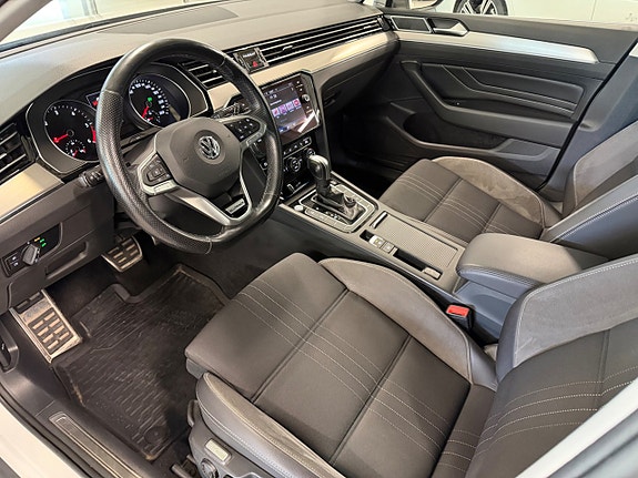 Volkswagen Passat Alltrack 9 of 22