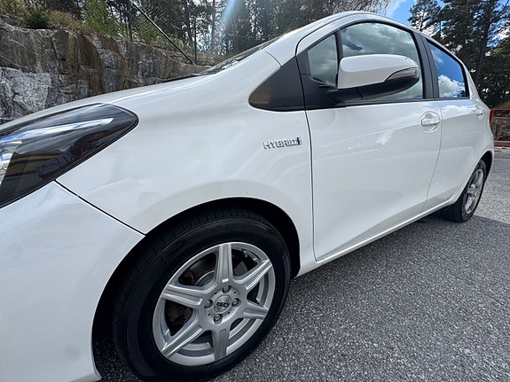Toyota Yaris 11 of 19