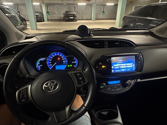 Toyota Yaris 16 of 19