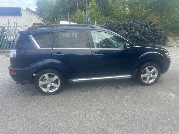 Mitsubishi Outlander 3 of 9