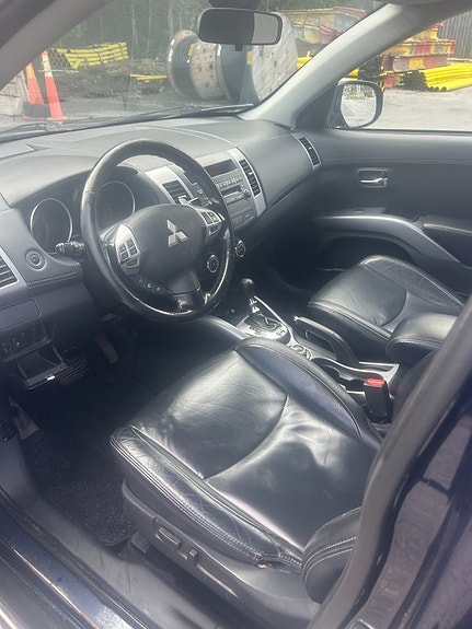 Mitsubishi Outlander 6 of 9