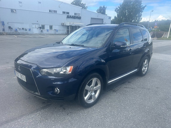 Mitsubishi Outlander 2 of 9