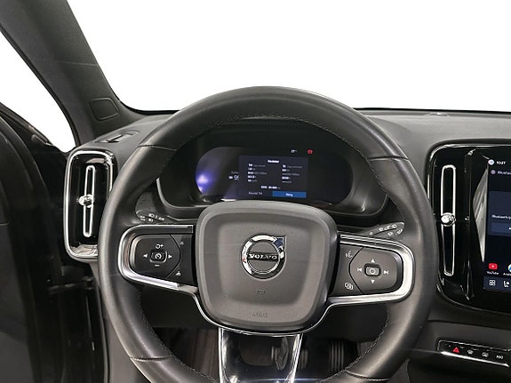 Volvo XC40 8 of 10