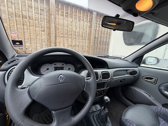 Renault Megane I 3 of 6