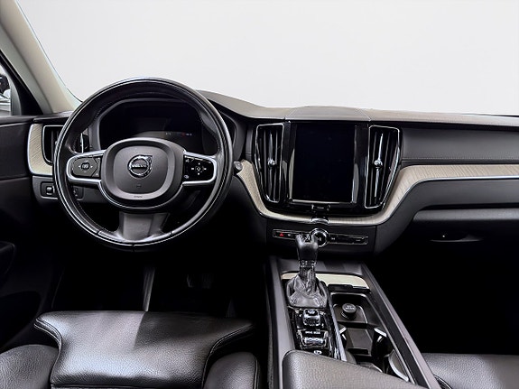 Volvo XC60 11 of 16