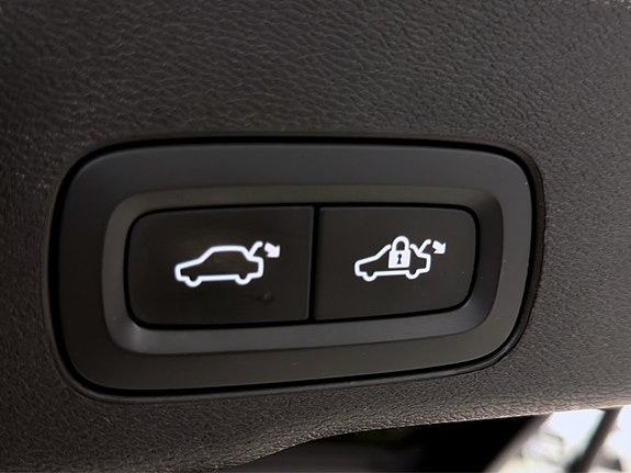 Volvo XC60 8 of 16