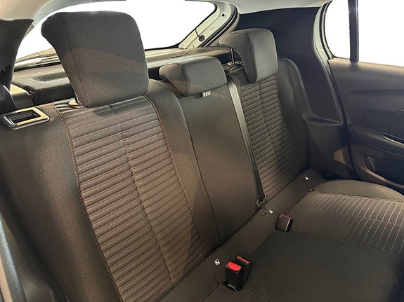 Peugeot e-208 16 of 18