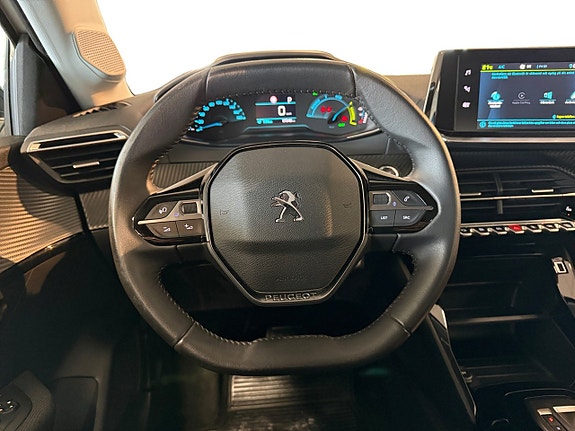 Peugeot e-208 12 of 18