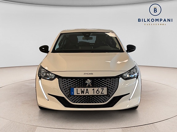 Peugeot e-208 8 of 18