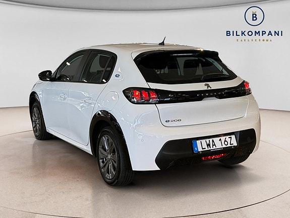 Peugeot e-208 3 of 18