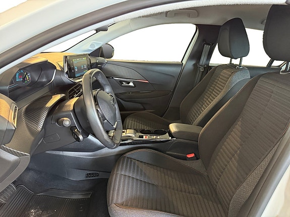 Peugeot e-208 10 of 18