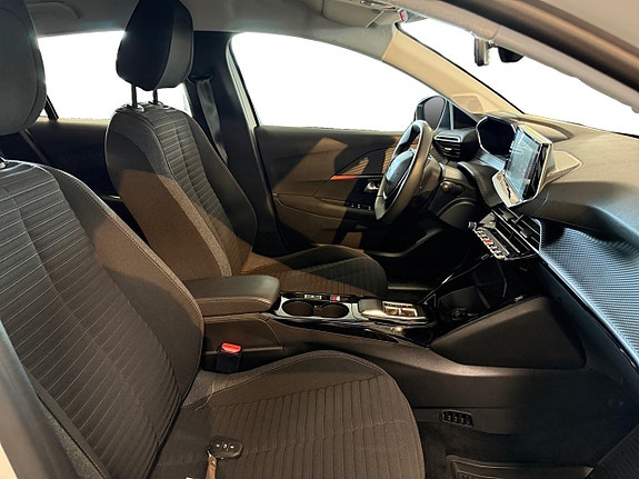 Peugeot e-208 15 of 18