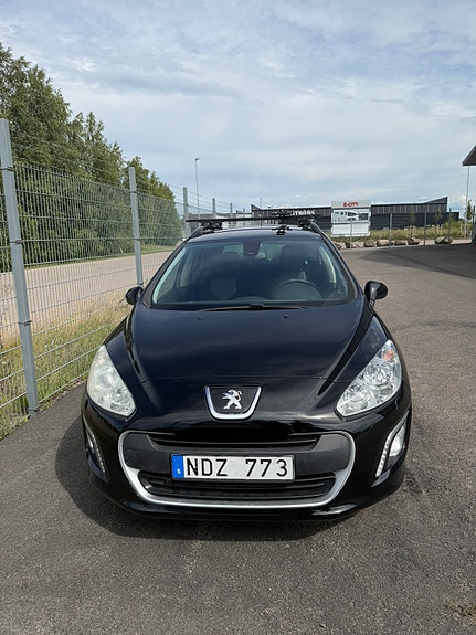 Peugeot 308 SW 3 of 6