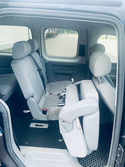 Volkswagen Caddy Maxi 18 of 18