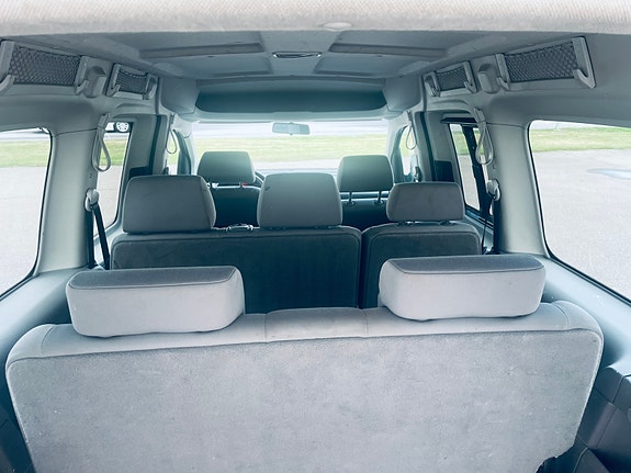 Volkswagen Caddy Maxi 16 of 18